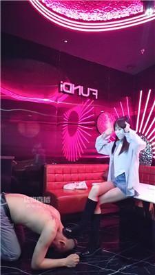 【暴力柚子】KTV被陪酒小妹玩 bf62170