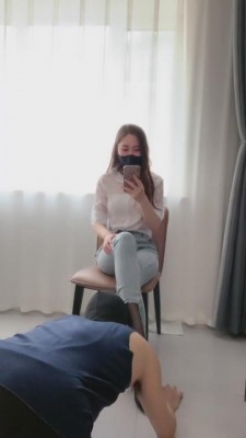 【欣蕊】逛街后伺候臭脚丫 bf10141