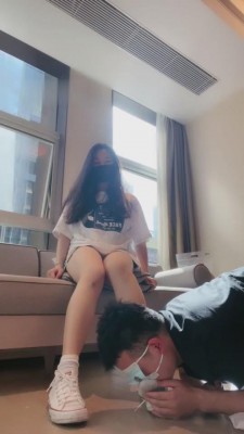 【强抚】学生S帆布鞋原味棉袜羞辱男友 bf10185