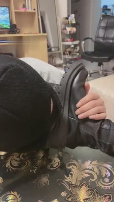 【初见】贱狗只配给主人舔鞋底 bf10528