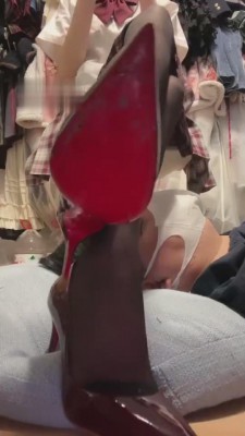 【绘子sama】桌子下被羞辱 bf10721