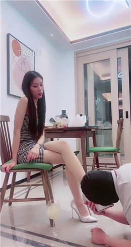 【七月大大】不听话的狗需要挨打 JS22041501