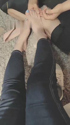 【乐爷】小白鞋踩踏碾压脚下奴 bf11127