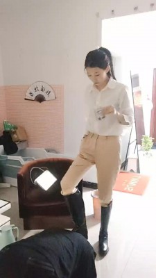 【马靴大大】长鞭训奴-全体重踩踏/钻垮/舔脚 bf11181