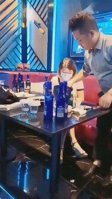 【莫妮卡】陪酒小妹KTV暴揍双M【双视角版】 bf11360