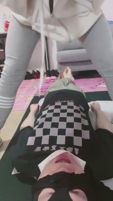 【桃子老师】呕吐物强制专场 bf11389