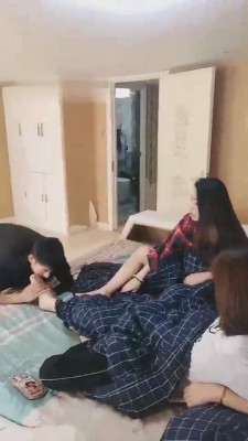 【雪儿】伺候双主起床/喝圣水/人体座椅 bf11428