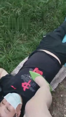 【乐姐】户外-双S护城河公园前真实开发路人【双视角+完整版】 bf11448