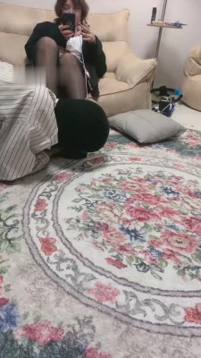 【颜颜艾斯】萝莉黑丝小姐姐脚下狗 bf11463