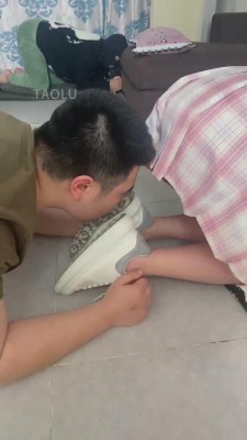 【领主老大】奴下奴强迫舔脏鞋 bf12128