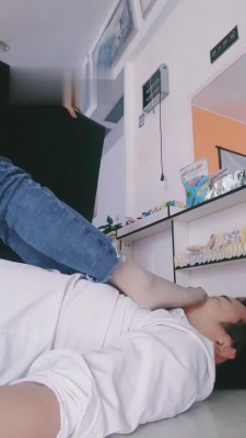 【小贱mt】素人全体重踩踏专场 bf12025