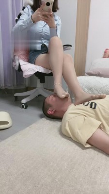 【绵绵S】肉丝/白袜脚踩狗 bf12207