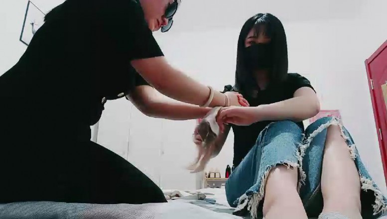 【凌夏S】闺蜜沦为母狗7剥夺感官丝袜捆绑控制瘙痒 G-200412-36