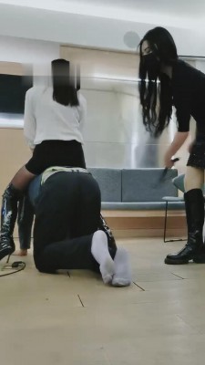 【药神】长靴御姐S带素人闺蜜暴打贱狗【双视角版】 bf9343