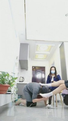 【情侣月儿】情侣主调教大学生家奴 bf9422