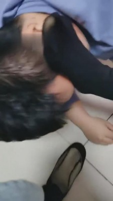 【八爷】足疗店狗子闻素人脚丫 bf9721