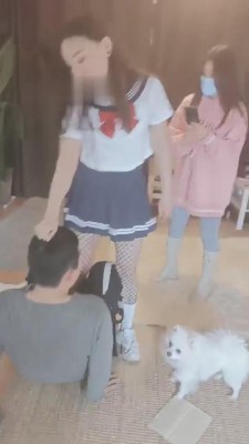 【飞扬女王】猥琐男尾随两位学生女主反被制服【双视角版】 bf9722