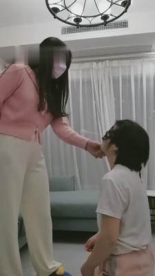 【清见S】母狗惹怒女主人被重罚 bf9793