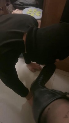 【黑兔sama】长靴调教/踩踏/口水/舔脚 bf9804