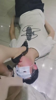 【双子姬】下班后玩弄圈养狗 bf9945