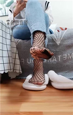 【罗宾】两小时黑网袜玩脚垫深喉 JS220301