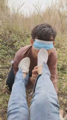 【梵一】野外爬山原味惩罚尾随狗 bf8025