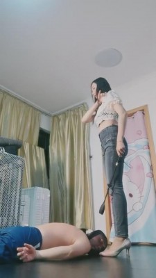 【微希】爆踹全身鞭打狗奴 bf2946