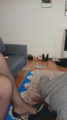 【平凡】玩学生狗子耳光踢裆踩踏 bf8330