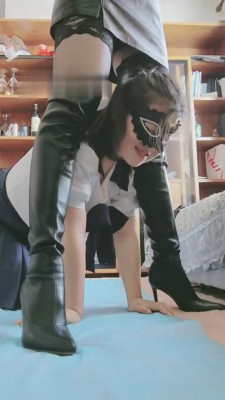 【薇薇】长靴黑丝女神调母畜【双视角版】 bf8335