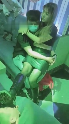 【小猫咪】两对情侣调教贱狗【双视角版】 bf8377