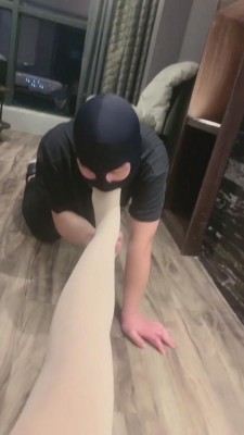 【万灵】御姐肉丝棉袜欺负学生狗 bf8574