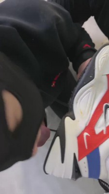 【黛黛S】喂狗吃真狗粮/踩踏喂食 bf8570