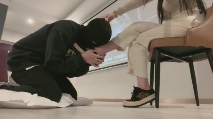 【湖北奈奈生】踩踏深喉专场 bf8745