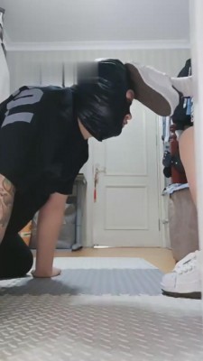 【肆琪】居家调狗-圣水/舔脚/耳光 bf90161