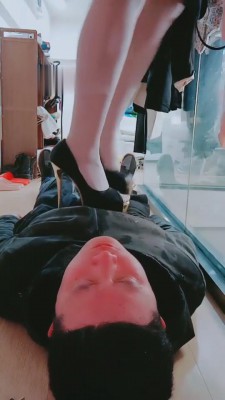 【林夕】口水高跟鞋踩踏耳光 bf8778