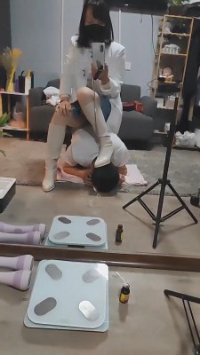 【乐姐】严惩家奴/强制喝升水 bf10030