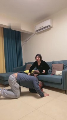 【西西小主】暴打男神-耳光/舔脚/踩踏/提档【双视角版】 bf9089