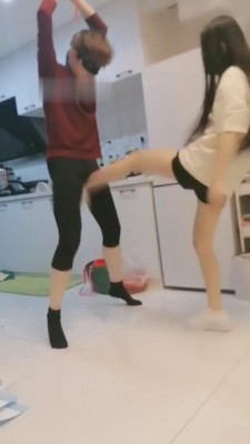 【傲柔】吊式捆绑提档踢肚子/头浸圣水盆窒息 bf8912