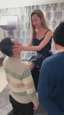 【二宝】群殴混乱脚耳光/狠踩人肉脚垫 bf10084