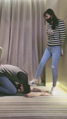 【若依】AJ鞋踩死狗司机 bf5999