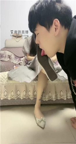 【逗逗】麻麻喝醉了给麻麻口蛇直接尿到嘴里JS21122