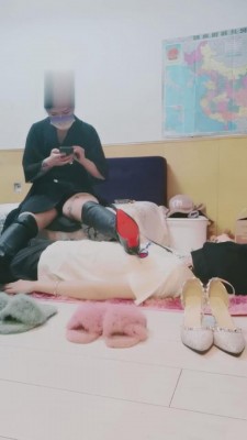 【玥华S】踩/鞭/踢-性感黑靴死亡虐待 bf6060