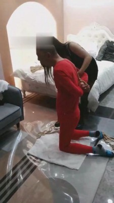 【夕微】邻居偷丝袜的代价 bf6136