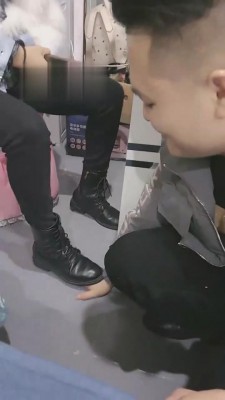 【滔滔】按摩店第一次开发四个素人舔鞋 bf6114