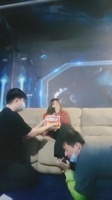 【雪儿】私人影院双狗伺候 bf6425