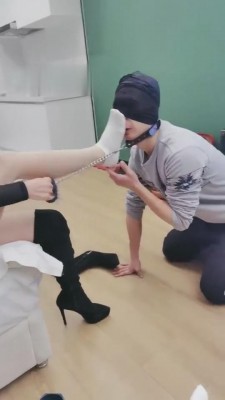 【成都茶茶】御姐长靴羞辱贱狗 bf6599