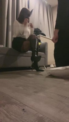 【mico兔】女上司教育新进来的小白 bf6531