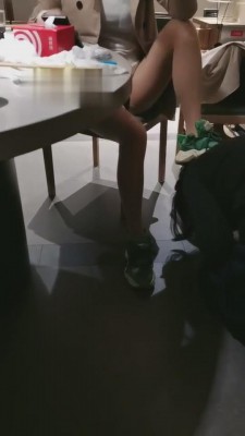 【丹祖宗】刺激劲爆-海底捞玩母狗 bf6452