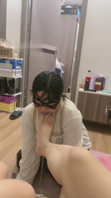 【希希子】带着同学来给双胞胎妈妈玩 bf6765