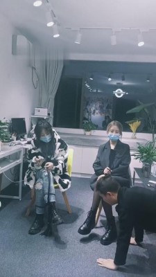 【开发素人】大学生S带素人闺蜜暴打男神 bf6918